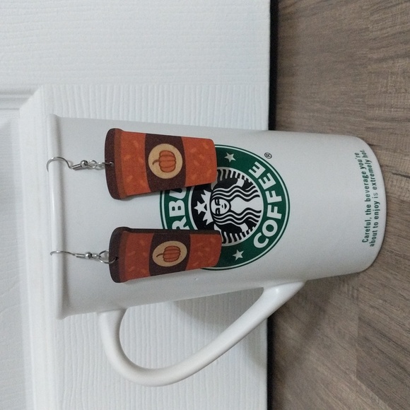 #761Halloween/Fall Dangle Earrings. COFFEE CUPS WITH PUMPKIN - Picture 3 of 3